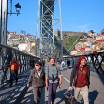 Marion, Hanna and Rudi crossing the rive Rio Douro on bridge Ponte Dom Luís I